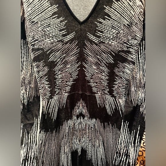 BCBGMAXAZRIA Katia Silk Blend A-Line Knit Dress, Black and Neutrals, XS - Picture 5 of 8